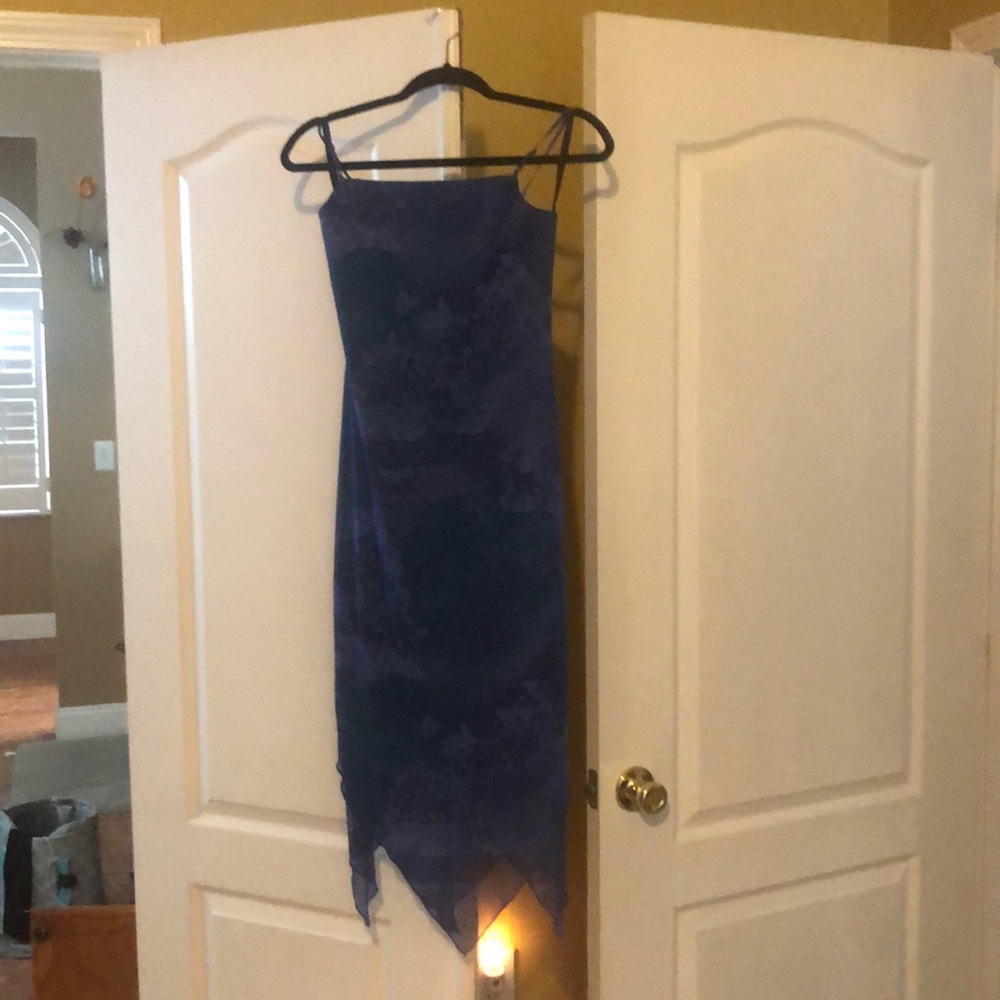 Long dress with straps and high back